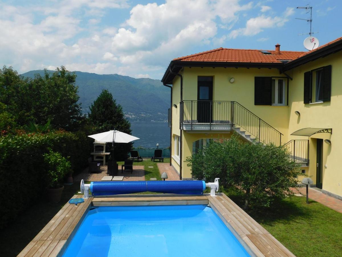 Villa Haus Am See à Porto Valtravaglia Extérieur photo