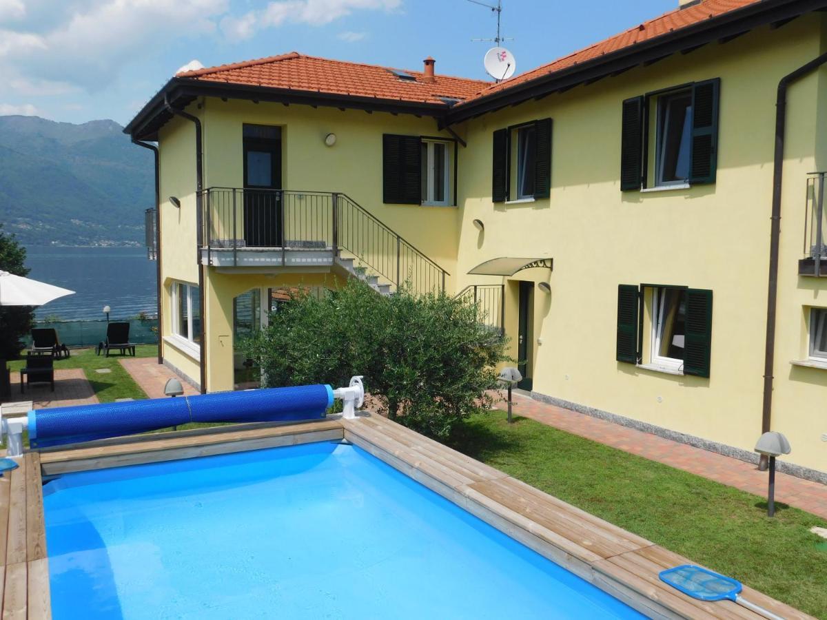 Villa Haus Am See à Porto Valtravaglia Extérieur photo
