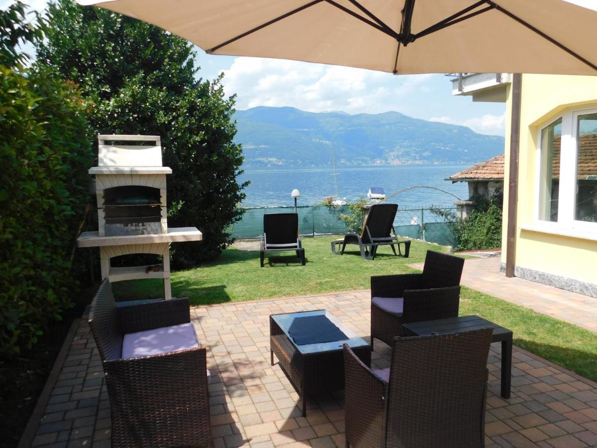 Villa Haus Am See à Porto Valtravaglia Extérieur photo