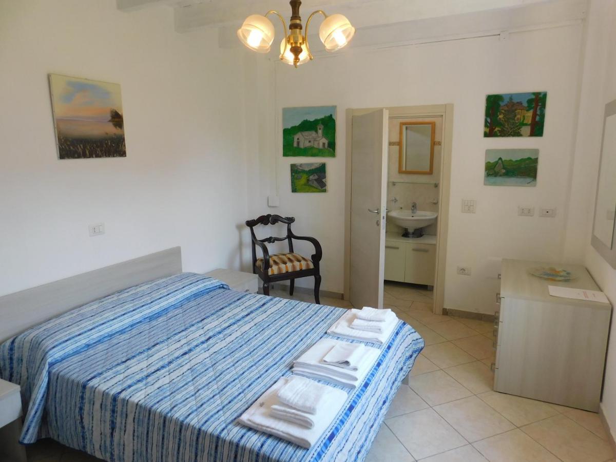 Villa Haus Am See à Porto Valtravaglia Extérieur photo