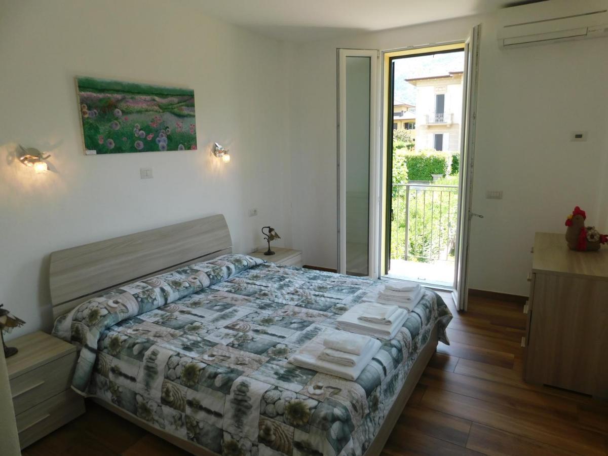 Villa Haus Am See à Porto Valtravaglia Extérieur photo