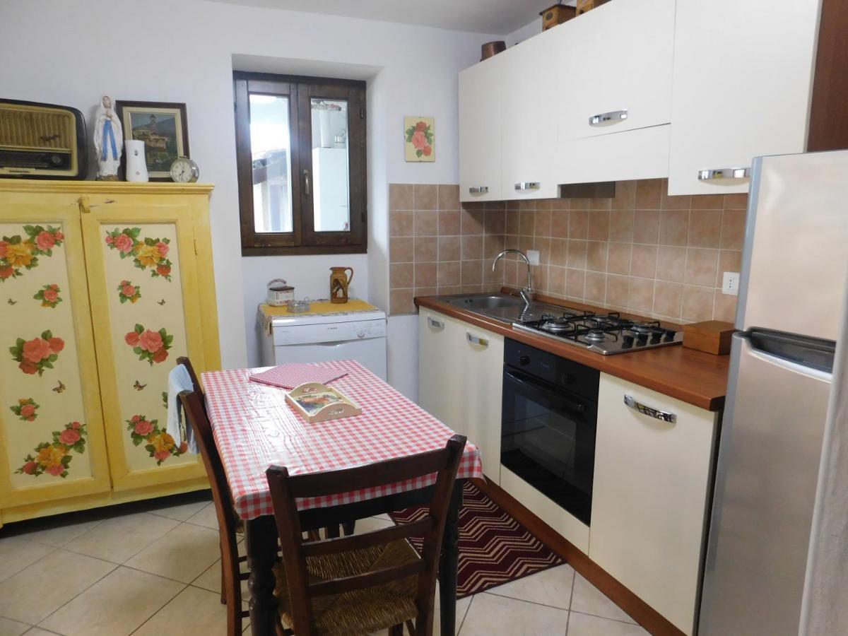 Villa Haus Am See à Porto Valtravaglia Extérieur photo