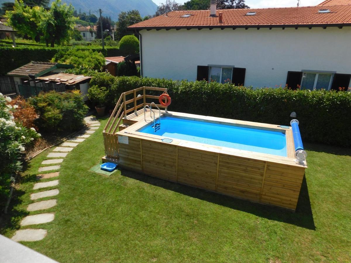 Villa Haus Am See à Porto Valtravaglia Extérieur photo